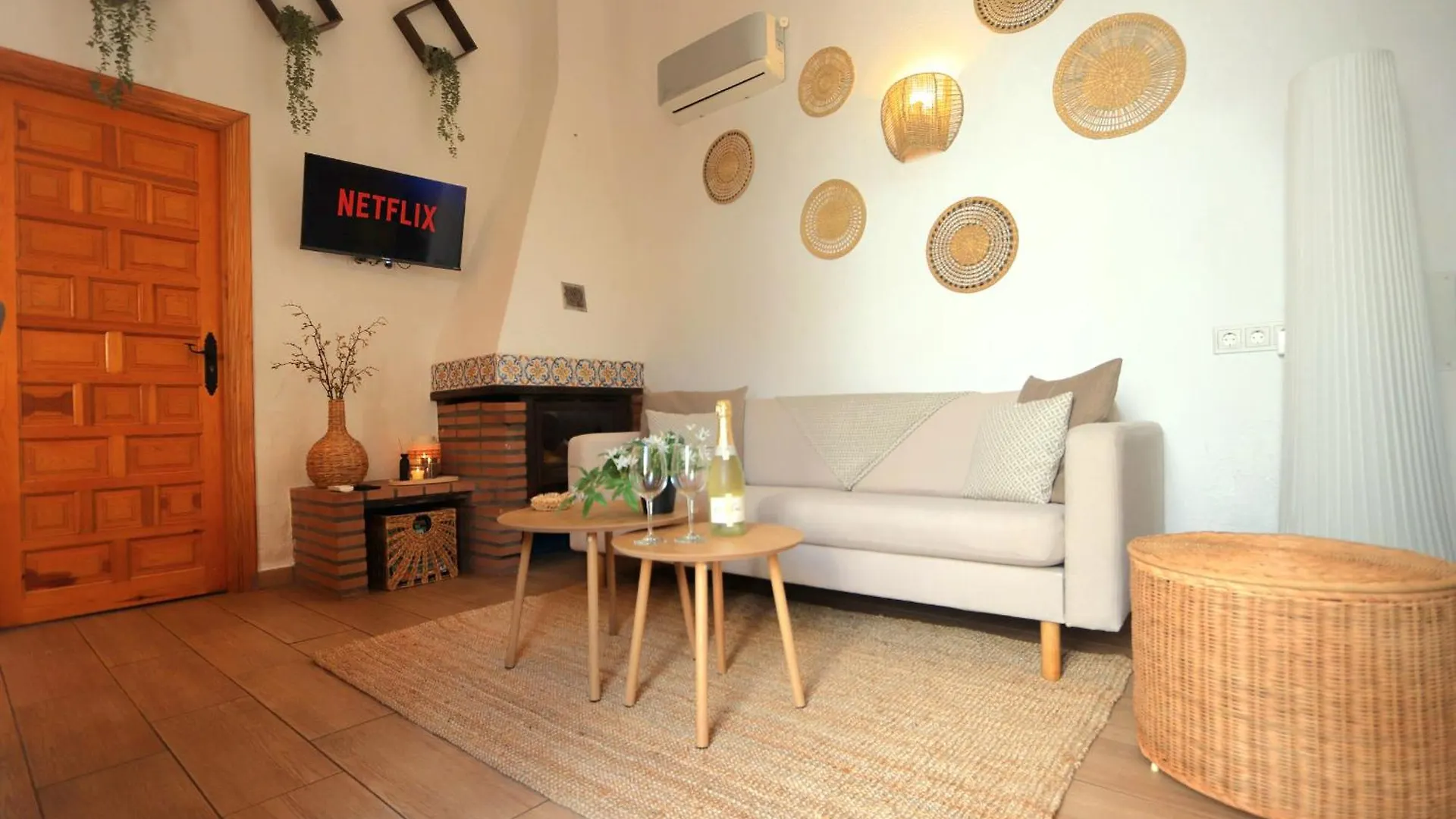 Authentic Spanish House With Terrace 10Min Beach Walk Marbella Apartment